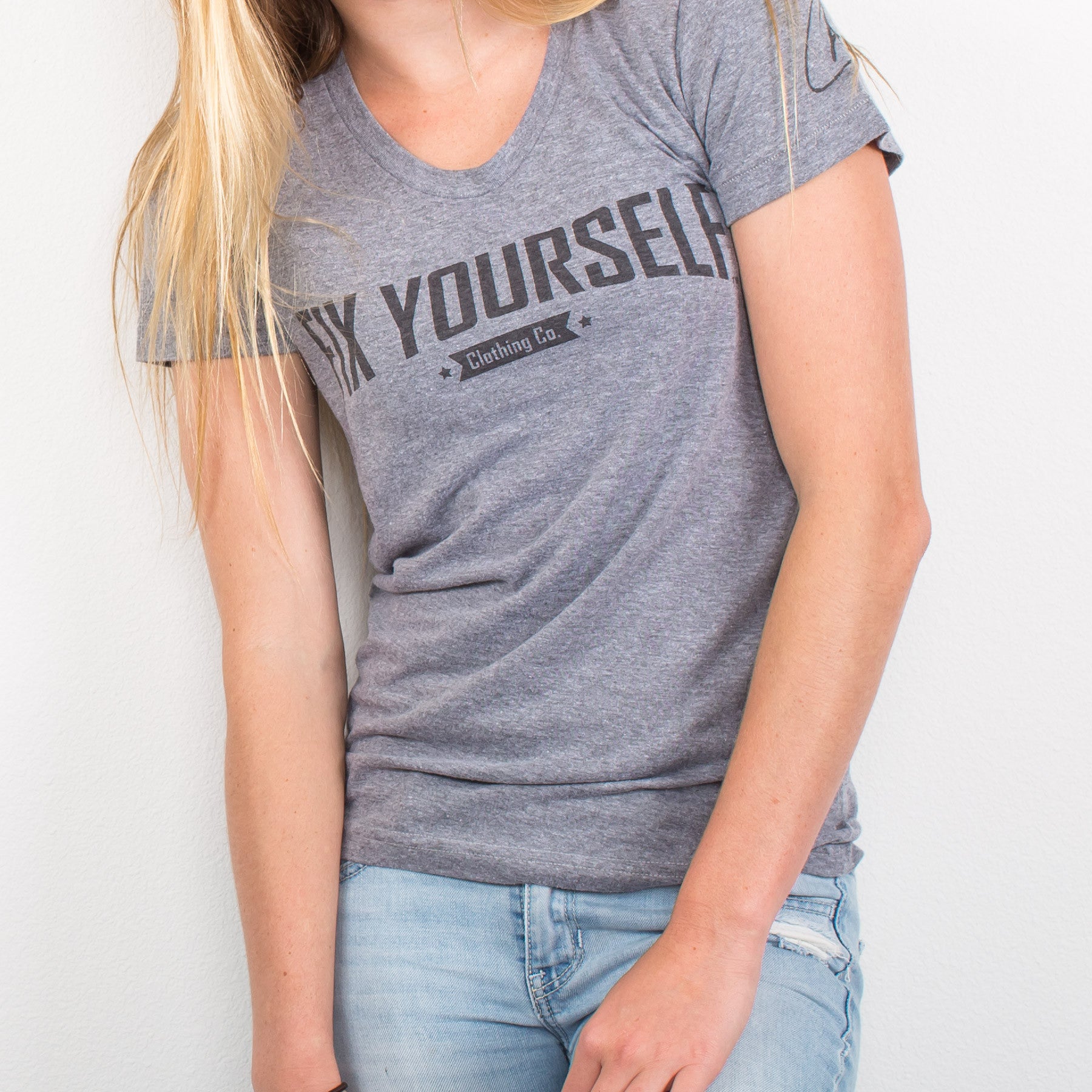 Fix yourself logo women's gray tee RJO
